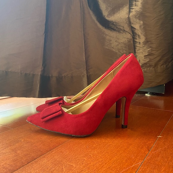 Apt 9 | Raspberry Red Pumps - Picture 4 of 4